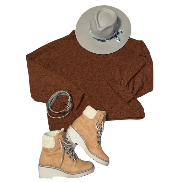 Lush Oversized Sweater - Picture 5 of 5